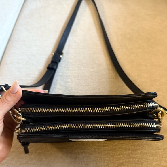 Steve Madden Cross Body Purse, black with gold details - Picture 3 of 5